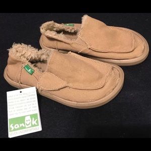 Sanuk little boys size 11, NEW
